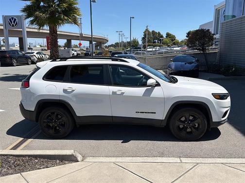 Bright White Clearcoat 2021 Jeep Cherokee Altitude