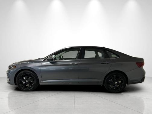 Platinum Gray Metallic 2026 Volkswagen Jetta 1.4T SE