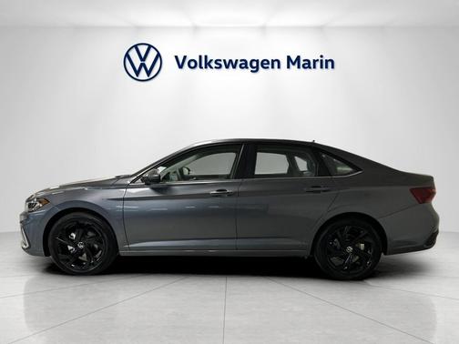 Platinum Gray Metallic 2026 Volkswagen Jetta 1.4T SE