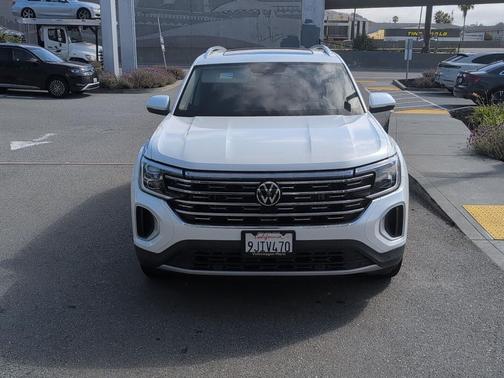 Opal White Pearl 2024 Volkswagen Atlas 2.0T SEL