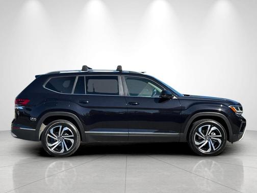 Deep Black Pearl 2023 Volkswagen Atlas 2.0T SEL