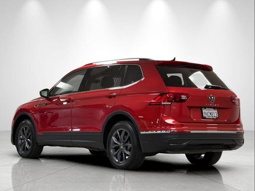 Kings Red Metallic 2023 Volkswagen Tiguan 2.0T SE