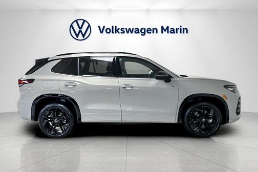 2026 Volkswagen Tiguan 2.0T SE R-Line Black 4MOTION