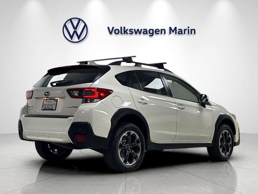 Crystal White Pearl 2021 Subaru Crosstrek Premium