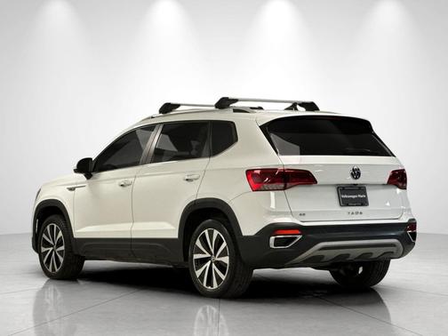 Pure White 2023 Volkswagen Taos 1.5T SE