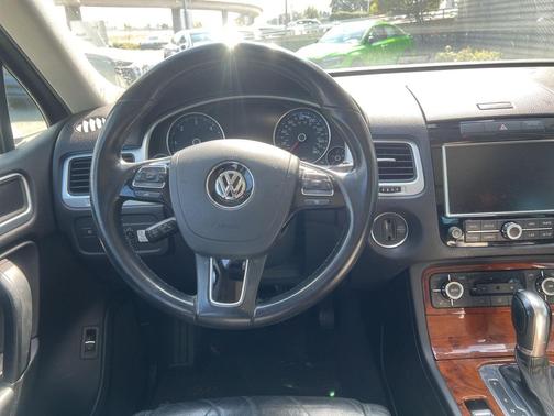 2013 Volkswagen Touareg TDI Lux