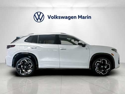 2026 Volkswagen Tiguan 2.0T SEL R-Line 4MOTION