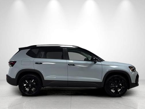 Monument Gray w/Deep Black Roof 2026 Volkswagen Taos SE Black