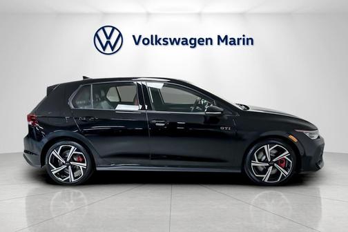 2026 Volkswagen Golf GTI 2.0T SE DSG