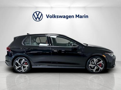 2026 Volkswagen Golf GTI 2.0T SE DSG
