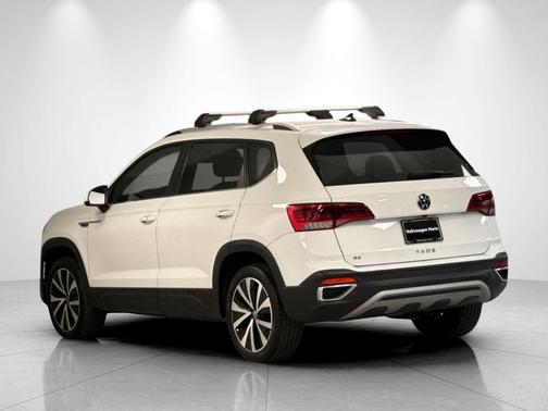 Pure White 2023 Volkswagen Taos 1.5T SE