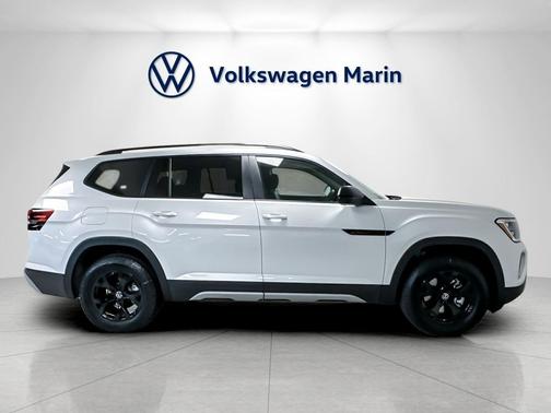 2026 Volkswagen Atlas Peak Edition
