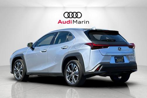 2025 Lexus UX 300h Base