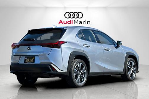 2025 Lexus UX 300h Base