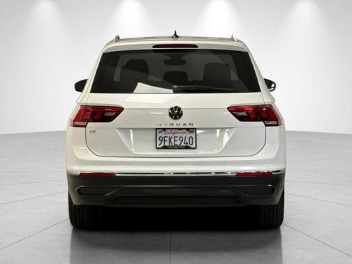 Opal White Pearl 2023 Volkswagen Tiguan 2.0T SE