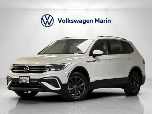Opal White Pearl 2023 Volkswagen Tiguan 2.0T SE