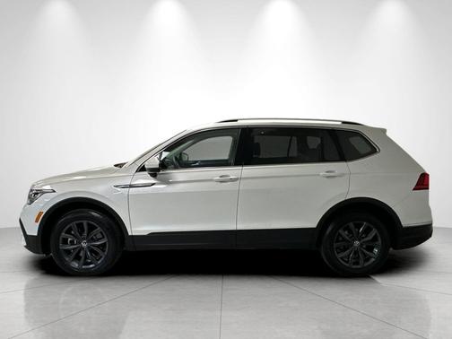 Opal White Pearl 2023 Volkswagen Tiguan 2.0T SE