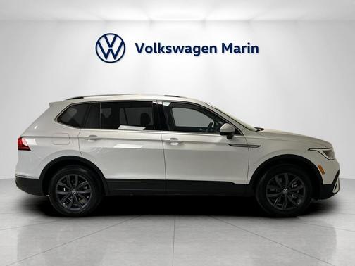 Opal White Pearl 2023 Volkswagen Tiguan 2.0T SE