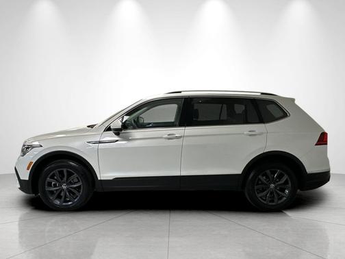 Opal White Pearl 2023 Volkswagen Tiguan 2.0T SE