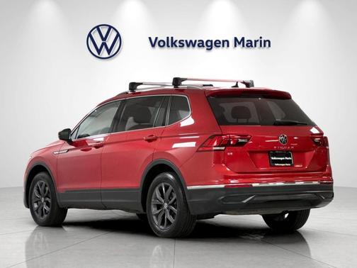 Kings Red Metallic 2023 Volkswagen Tiguan 2.0T SE
