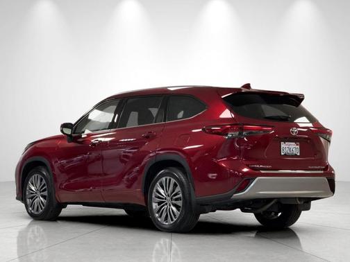 Ruby Flare Pearl 2020 Toyota Highlander Platinum