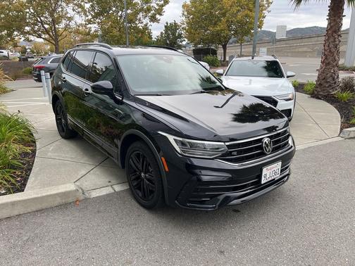 2022 Volkswagen Tiguan 2.0T SE R-Line Black 4MOTION