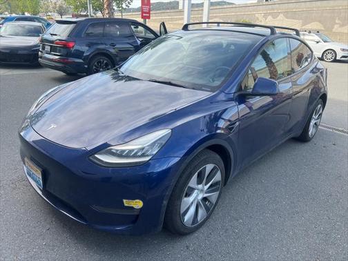 2022 Tesla Model Y Long Range Dual Motor All-Wheel Drive