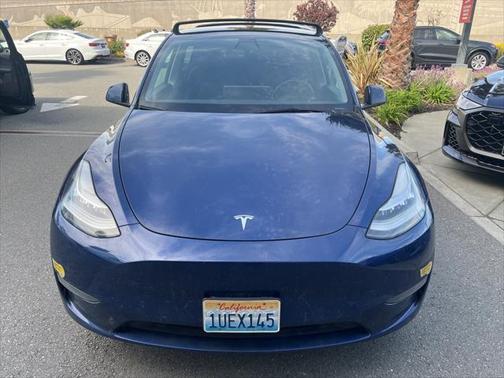 2022 Tesla Model Y Long Range Dual Motor All-Wheel Drive
