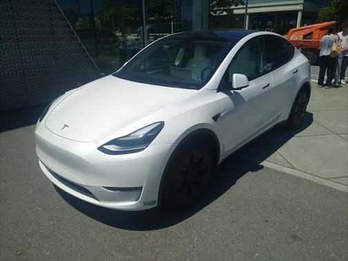 2025 Tesla Model Y Long Range Dual Motor All-Wheel Drive