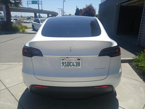 2025 Tesla Model Y Long Range Dual Motor All-Wheel Drive
