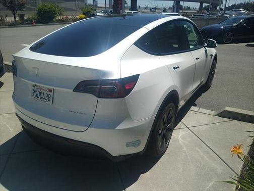 2025 Tesla Model Y Long Range Dual Motor All-Wheel Drive