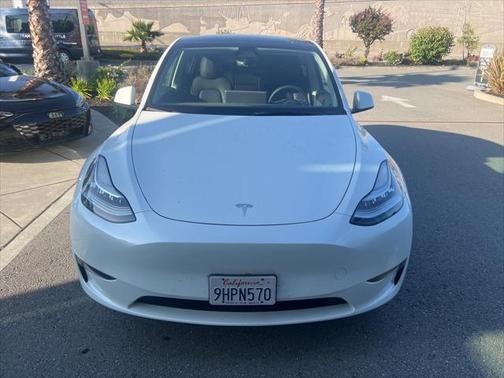 2022 Tesla Model Y Long Range Dual Motor All-Wheel Drive