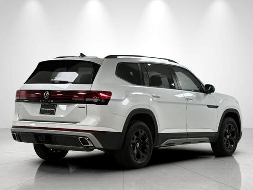 opal white pearl 2026 Volkswagen Atlas Peak Edition