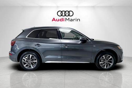 2023 Audi Q5 45 S line Premium