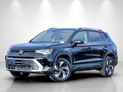 Deep Black Pearl 2026 Volkswagen Taos SE