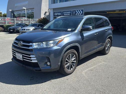 Shoreline Blue Pearl 2019 Toyota Highlander XLE