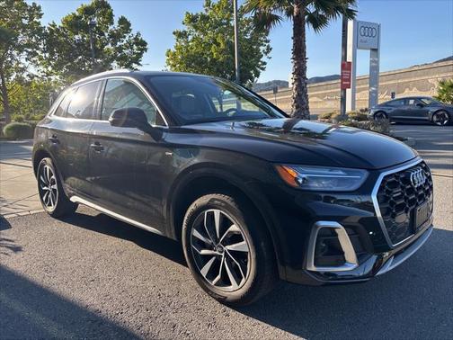 2022 Audi Q5 45 S line Premium
