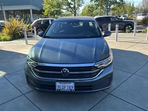 Platinum Gray Metallic 2023 Volkswagen Jetta 1.5T S