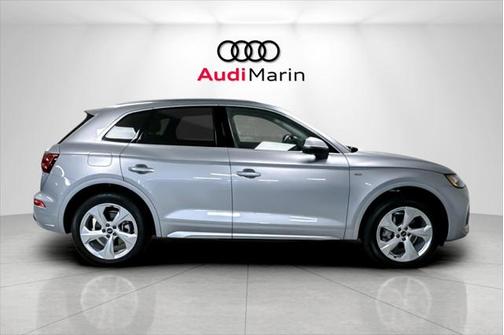2022 Audi Q5 45 S line Premium Plus