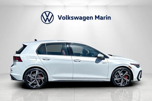 2025 Volkswagen Golf GTI 2.0T SE DSG