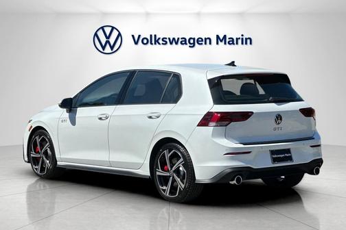 2025 Volkswagen Golf GTI 2.0T SE DSG