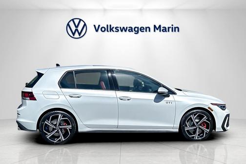 2025 Volkswagen Golf GTI 2.0T SE DSG