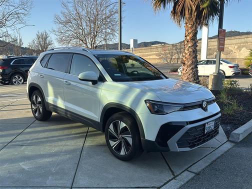 2025 Volkswagen Taos 1.5T SE