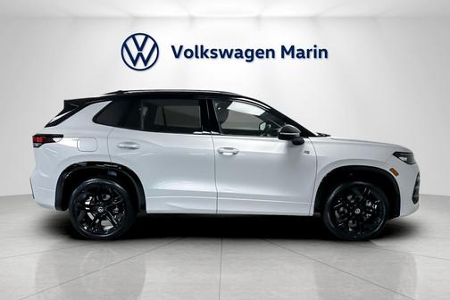 2025 Volkswagen Tiguan 2.0T SE R-Line Black 4MOTION