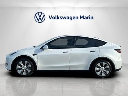 2022 Tesla Model Y Long Range Dual Motor All-Wheel Drive