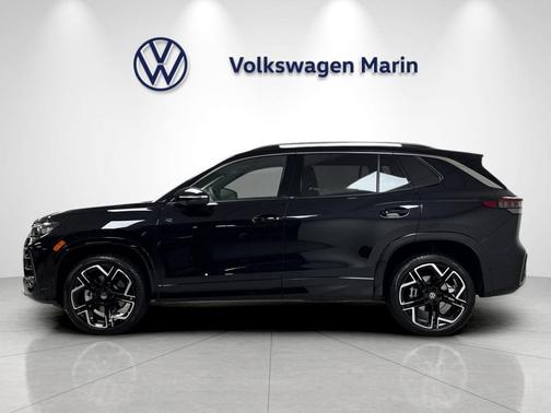 deep black pearl 2026 Volkswagen Tiguan 2.0T SEL R-Line 4MOTION