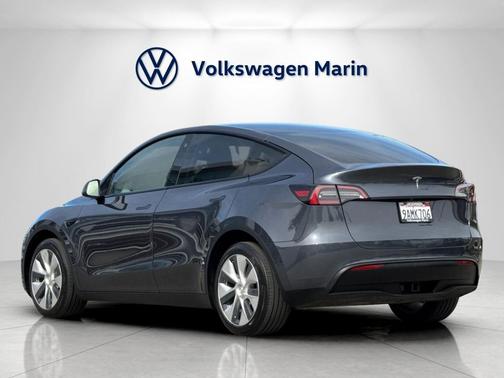 2022 Tesla Model Y Long Range Dual Motor All-Wheel Drive