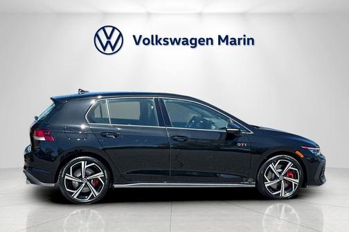 2025 Volkswagen Golf GTI 2.0T SE DSG