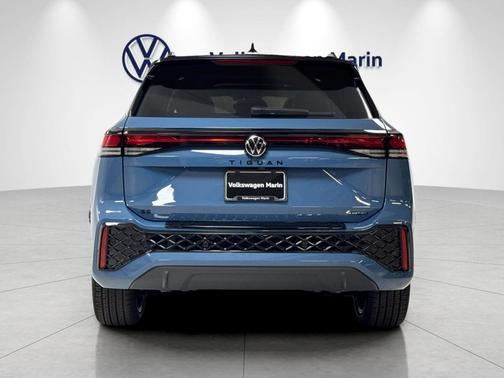 Monterey Blue w/Deep Black Roof 2026 Volkswagen Tiguan 2.0T SE R-Line Black 4MOTION