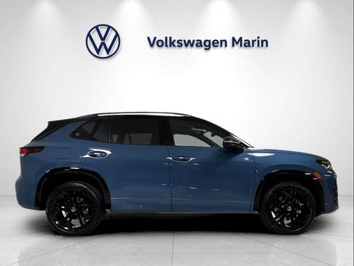 Monterey Blue w/Deep Black Roof 2026 Volkswagen Tiguan 2.0T SE R-Line Black 4MOTION